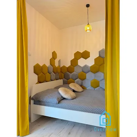 Honey Apartment- Cozy Retreat, 10 Minutes To Old Town Gdansk