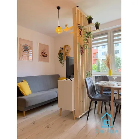 Apartment Honey Apartment- Cozy Retreat, 10 Minutes To Old Town Gdansk